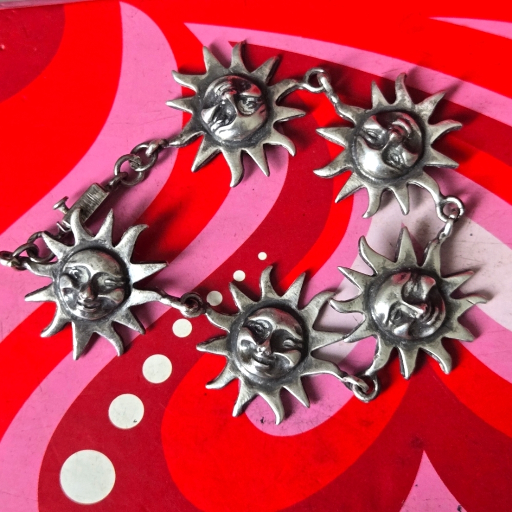 Vintage bracelet approx. 8in length